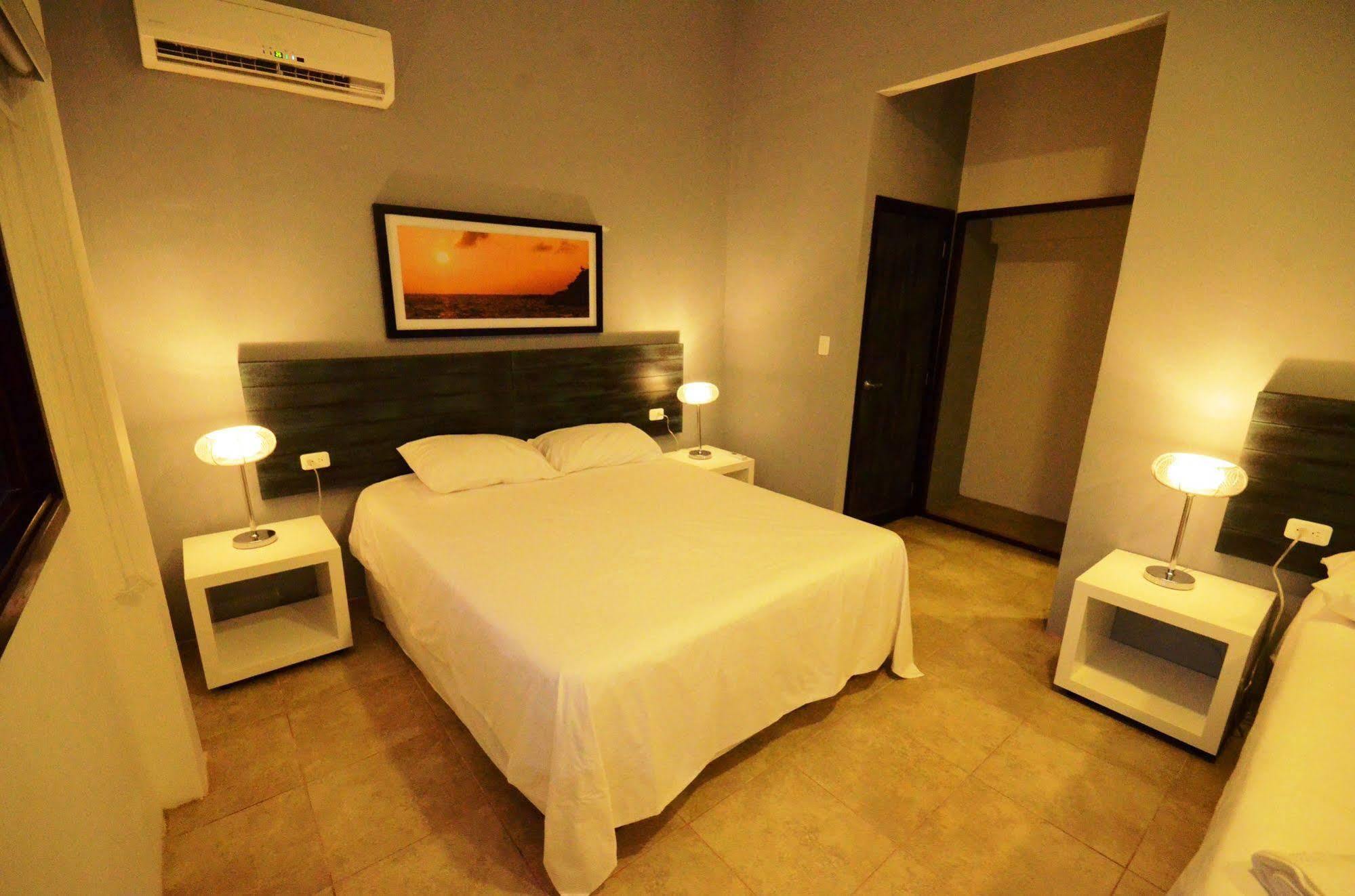 Hotel Volcano Puerto Villamil Kültér fotó
